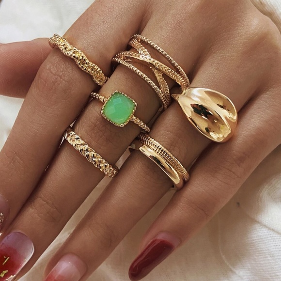 Set of 6 Fashion Rings Gold Tone - Picture 4 of 4